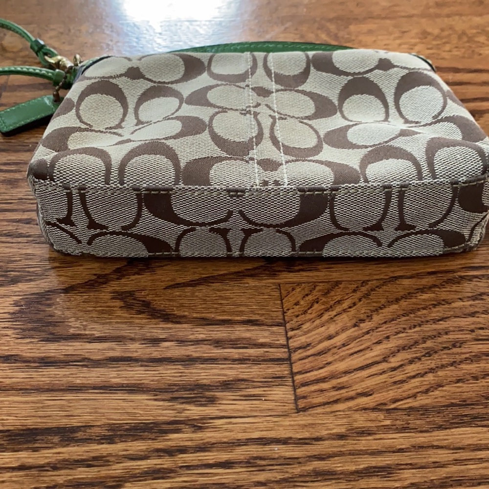 Coach wristlet - Picture 4 of 5
